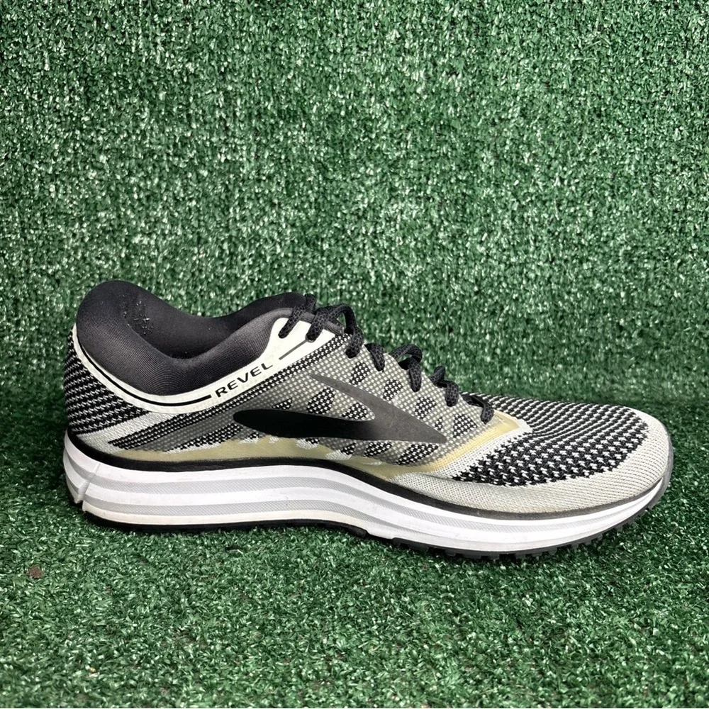 Brooks Revel‎ Mens Size 10.5 Black White Athletic Running Walking Shoes Sneakers